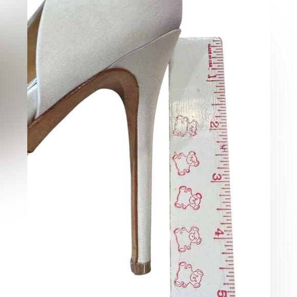 Badgley Mischka Piper Feather Open Toe Wedding Pumps white satin Size 7 - Picture 9 of 11